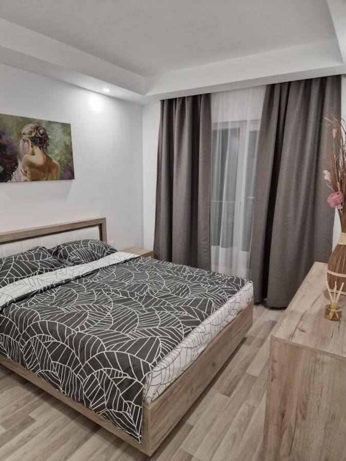 Ferienwohnung Golden Cosmopolis Cretuleasca Exterior foto